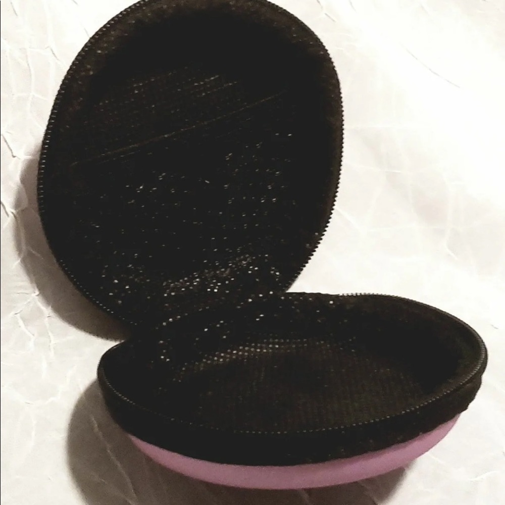 Hello kitty earbuds case - Picture 4 of 4